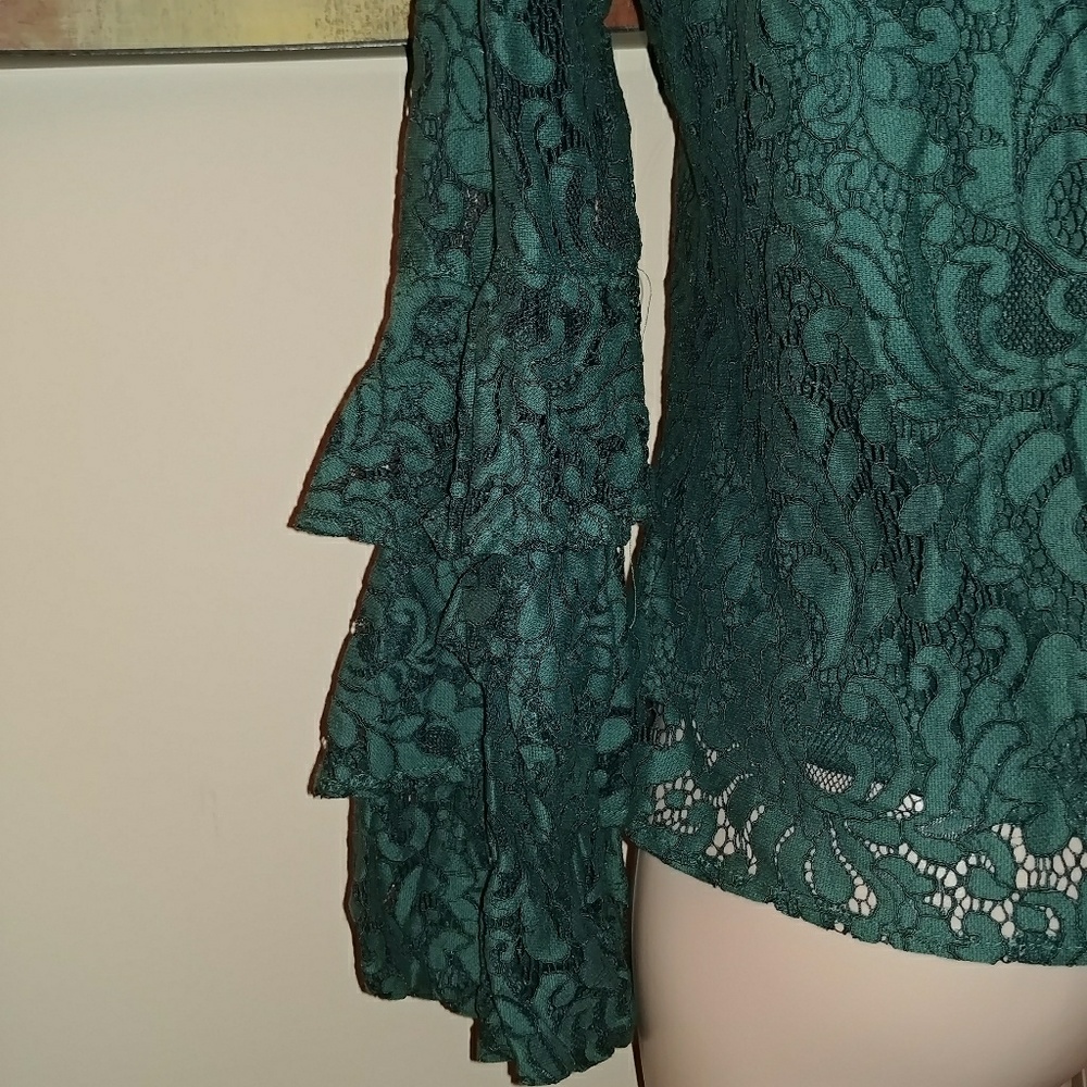 SOLITAIRE JADE GREEN LACE RUFFLE SLEEVE LAYERED - Picture 4 of 6